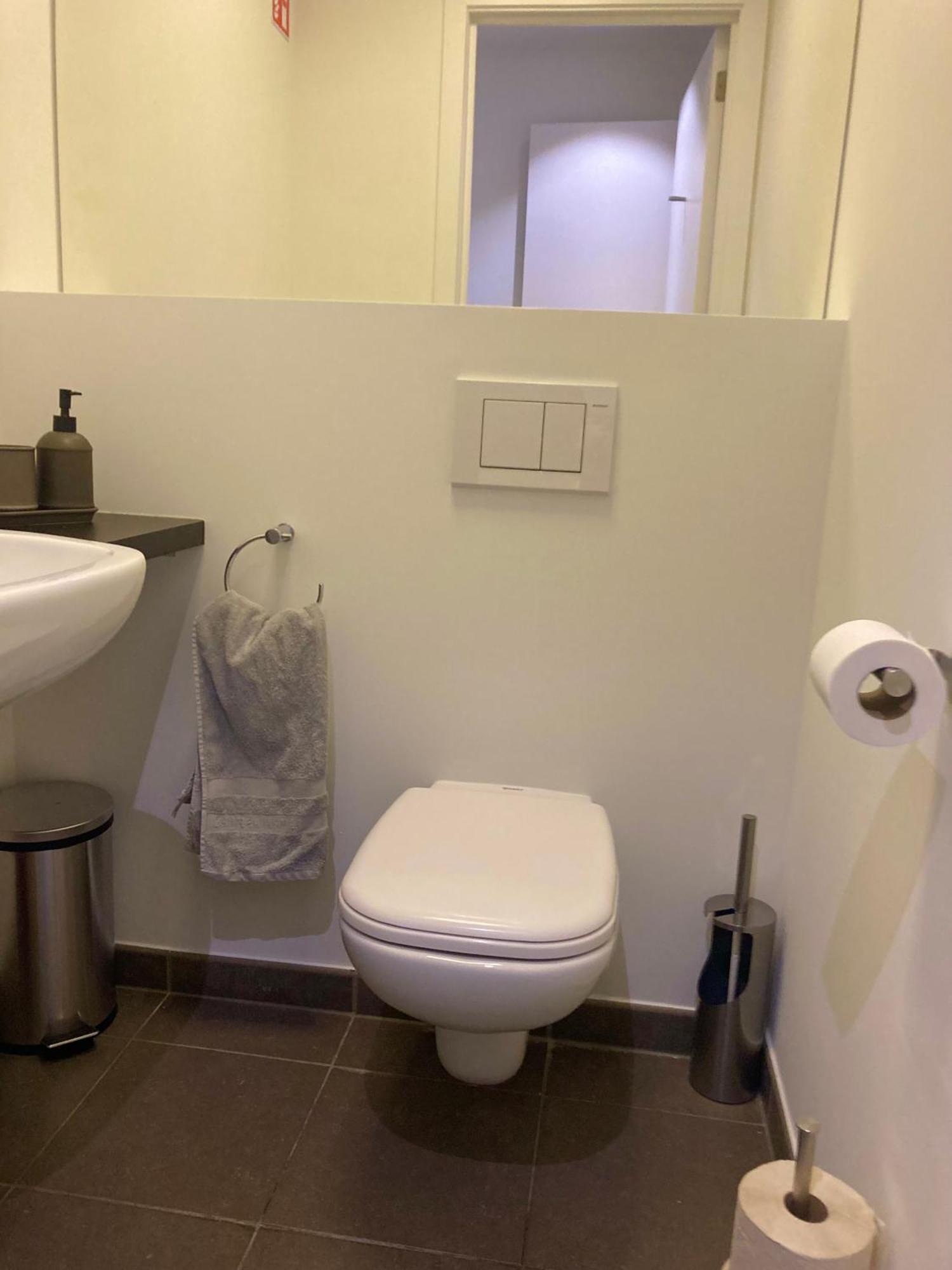 London Tower Apartments - Amberes Habitación foto